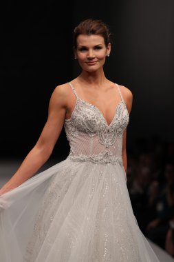 Milady Sonbahar Eve 2017 koleksiyon gösterisi