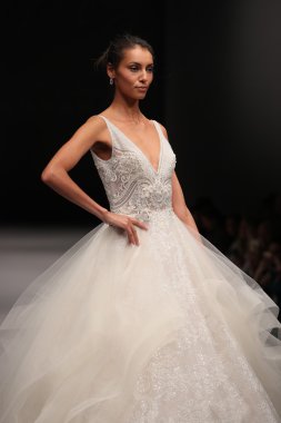 Milady Sonbahar Eve 2017 koleksiyon gösterisi