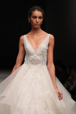 Milady Sonbahar Eve 2017 koleksiyon gösterisi