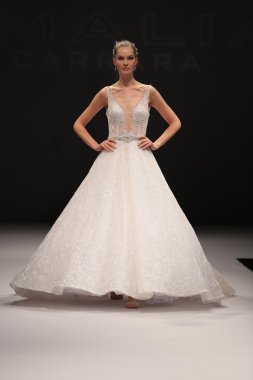 Milady Sonbahar Eve 2017 koleksiyon gösterisi