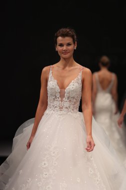 Milady Sonbahar Eve 2017 koleksiyon gösterisi