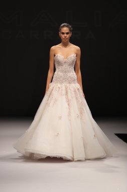 Milady Sonbahar Eve 2017 koleksiyon gösterisi