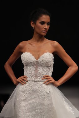 Milady Sonbahar Eve 2017 koleksiyon gösterisi