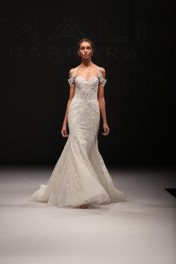 Milady Sonbahar Eve 2017 koleksiyon gösterisi