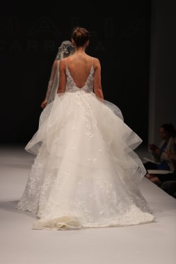 Milady Sonbahar Eve 2017 koleksiyon gösterisi