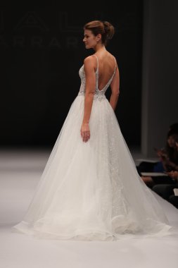 Milady Sonbahar Eve 2017 koleksiyon gösterisi