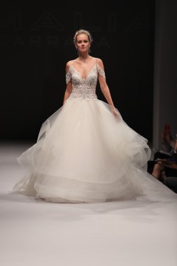 Milady Sonbahar Eve 2017 koleksiyon gösterisi