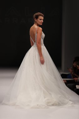  Milady Sonbahar Eve 2017 koleksiyon gösterisi