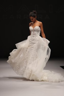  Milady Sonbahar Eve 2017 koleksiyon gösterisi