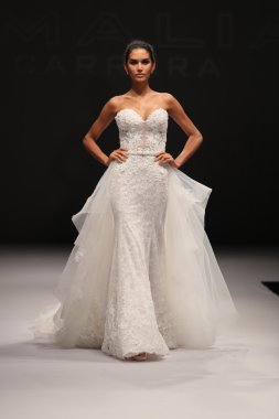  Milady Sonbahar Eve 2017 koleksiyon gösterisi