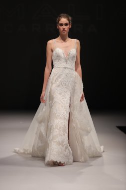  Milady Sonbahar Eve 2017 koleksiyon gösterisi