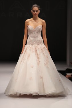  Milady Sonbahar Eve 2017 koleksiyon gösterisi