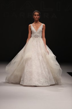  Milady Sonbahar Eve 2017 koleksiyon gösterisi