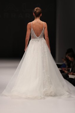  Milady Sonbahar Eve 2017 koleksiyon gösterisi