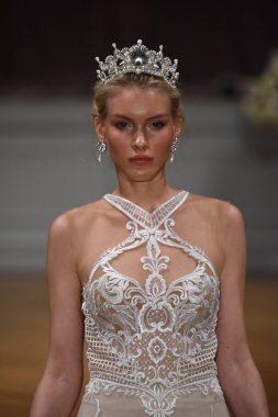 Alon Livne beyaz 2017 gelinlik koleksiyonu