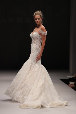  Milady Sonbahar Eve 2017 koleksiyon gösterisi