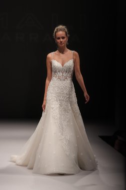  Milady Sonbahar Eve 2017 koleksiyon gösterisi