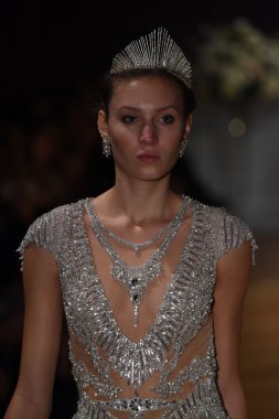 Alon Livne beyaz 2017 gelinlik koleksiyonu