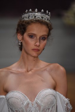 Alon Livne beyaz 2017 gelinlik koleksiyonu