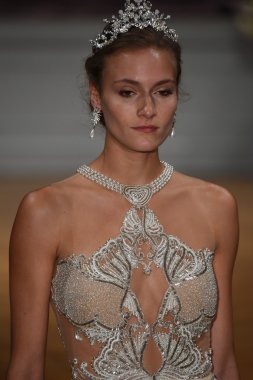 Alon Livne beyaz 2017 gelinlik koleksiyonu