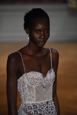 Alon Livne beyaz 2017 gelinlik koleksiyonu