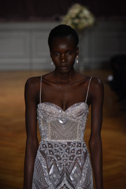 Alon Livne beyaz 2017 gelinlik koleksiyonu