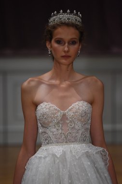 Alon Livne beyaz 2017 gelinlik koleksiyonu