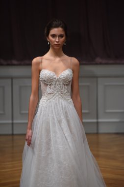 Alon Livne beyaz 2017 gelinlik koleksiyonu