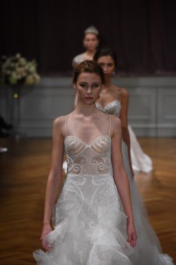 Alon Livne beyaz 2017 gelinlik koleksiyonu