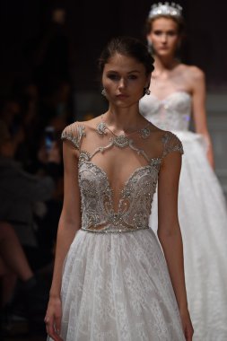 Alon Livne beyaz 2017 gelinlik koleksiyonu