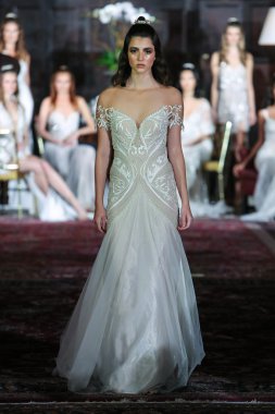 Julie Vino sonbahar 2017 koleksiyonu gösteri