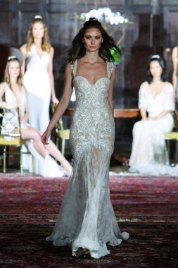 Julie Vino sonbahar 2017 koleksiyonu gösteri