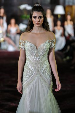 Julie Vino sonbahar 2017 koleksiyonu gösteri