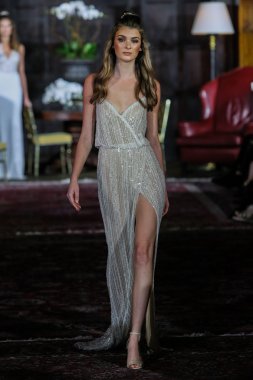 Julie Vino sonbahar 2017 koleksiyonu gösteri