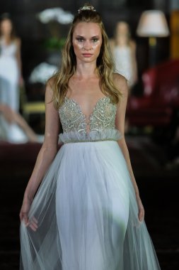 Julie Vino sonbahar 2017 koleksiyonu gösteri