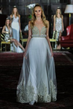 Julie Vino sonbahar 2017 koleksiyonu gösteri