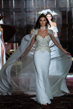 Julie Vino sonbahar 2017 koleksiyonu gösteri