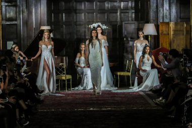 Julie Vino sonbahar 2017 koleksiyonu gösteri 