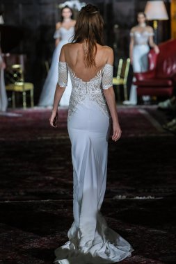 Julie Vino sonbahar 2017 koleksiyonu gösteri