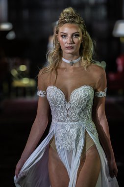 Julie Vino sonbahar 2017 koleksiyonu gösteri