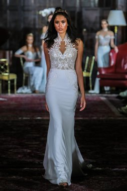 Julie Vino sonbahar 2017 koleksiyonu gösteri