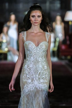 Julie Vino sonbahar 2017 koleksiyonu gösteri