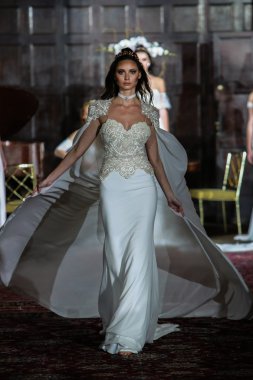 Julie Vino sonbahar 2017 koleksiyonu gösteri