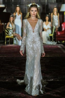 Julie Vino sonbahar 2017 koleksiyonu gösteri