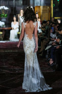 Julie Vino sonbahar 2017 koleksiyonu gösteri