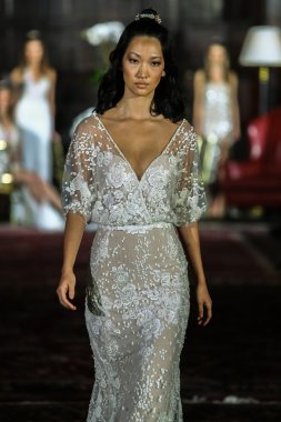 Julie Vino sonbahar 2017 koleksiyonu gösteri
