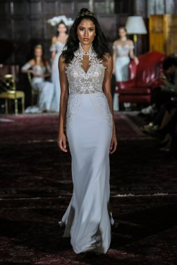Julie Vino sonbahar 2017 koleksiyonu gösteri