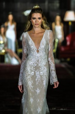 Julie Vino sonbahar 2017 koleksiyonu gösteri