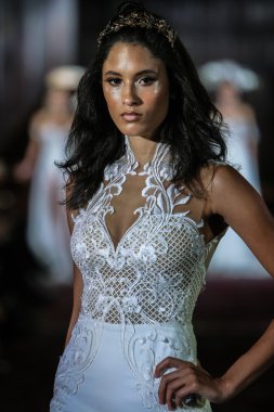 Julie Vino sonbahar 2017 koleksiyonu gösteri