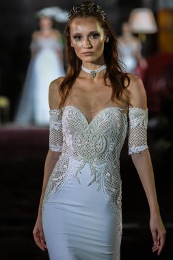 Julie Vino sonbahar 2017 koleksiyonu gösteri